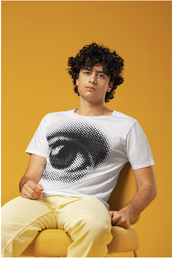 ALL EYEZ ON YOU Graphic Tee